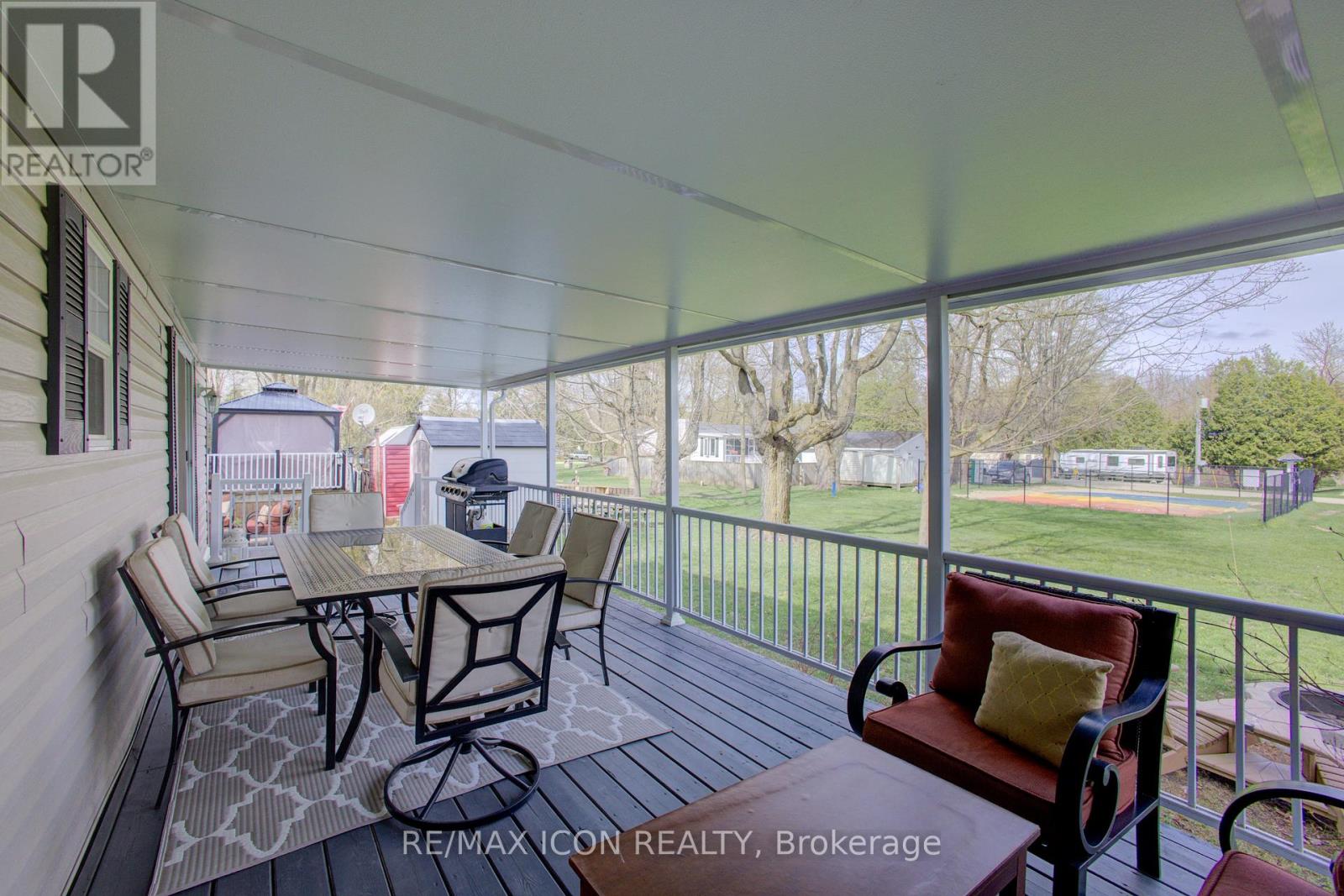 7489 Sideroad 5 E Property Photo 13