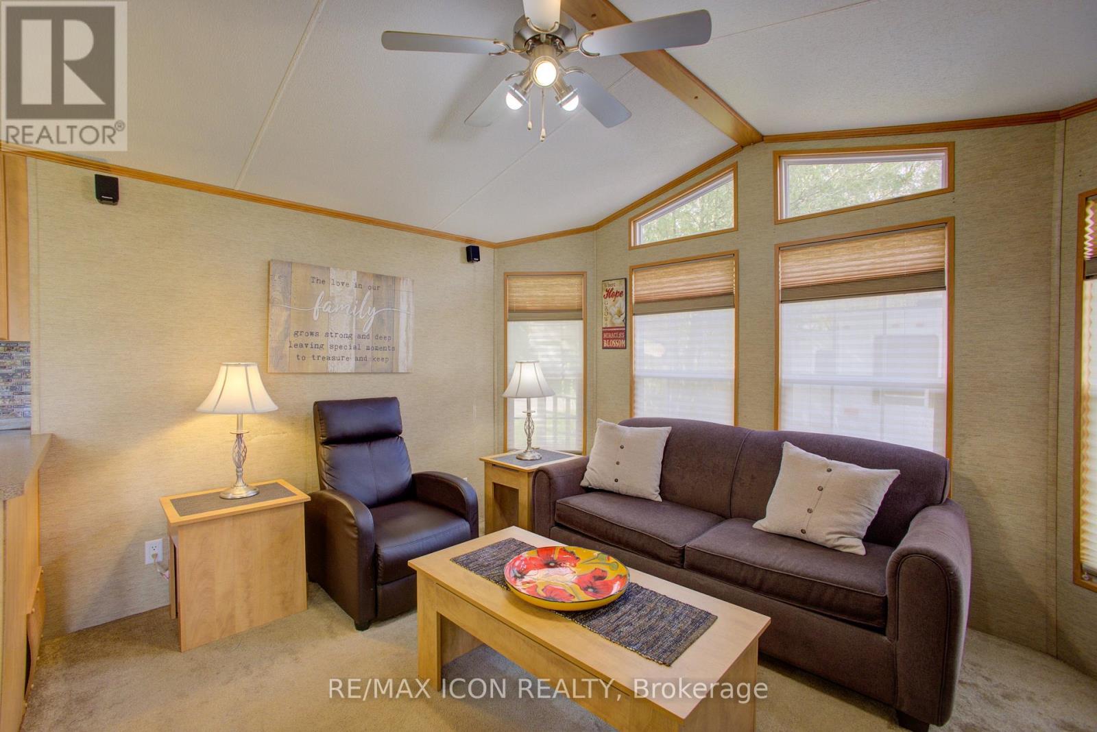 7489 Sideroad 5 E Property Photo 16