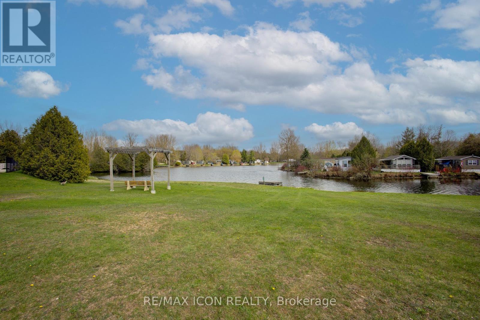 7489 Sideroad 5 E Property Photo 32