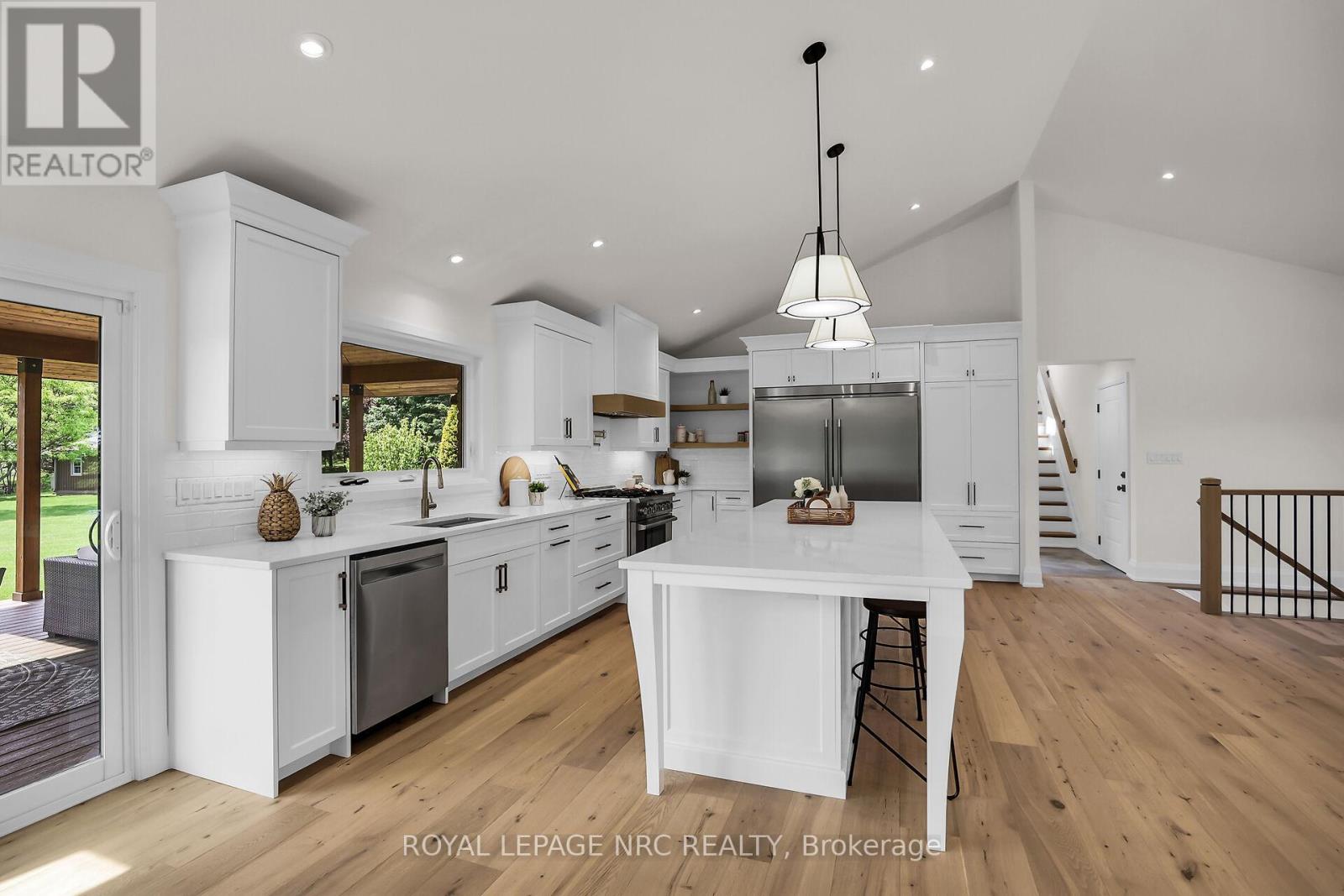 2021 Victoria Avenue Property Photo 15