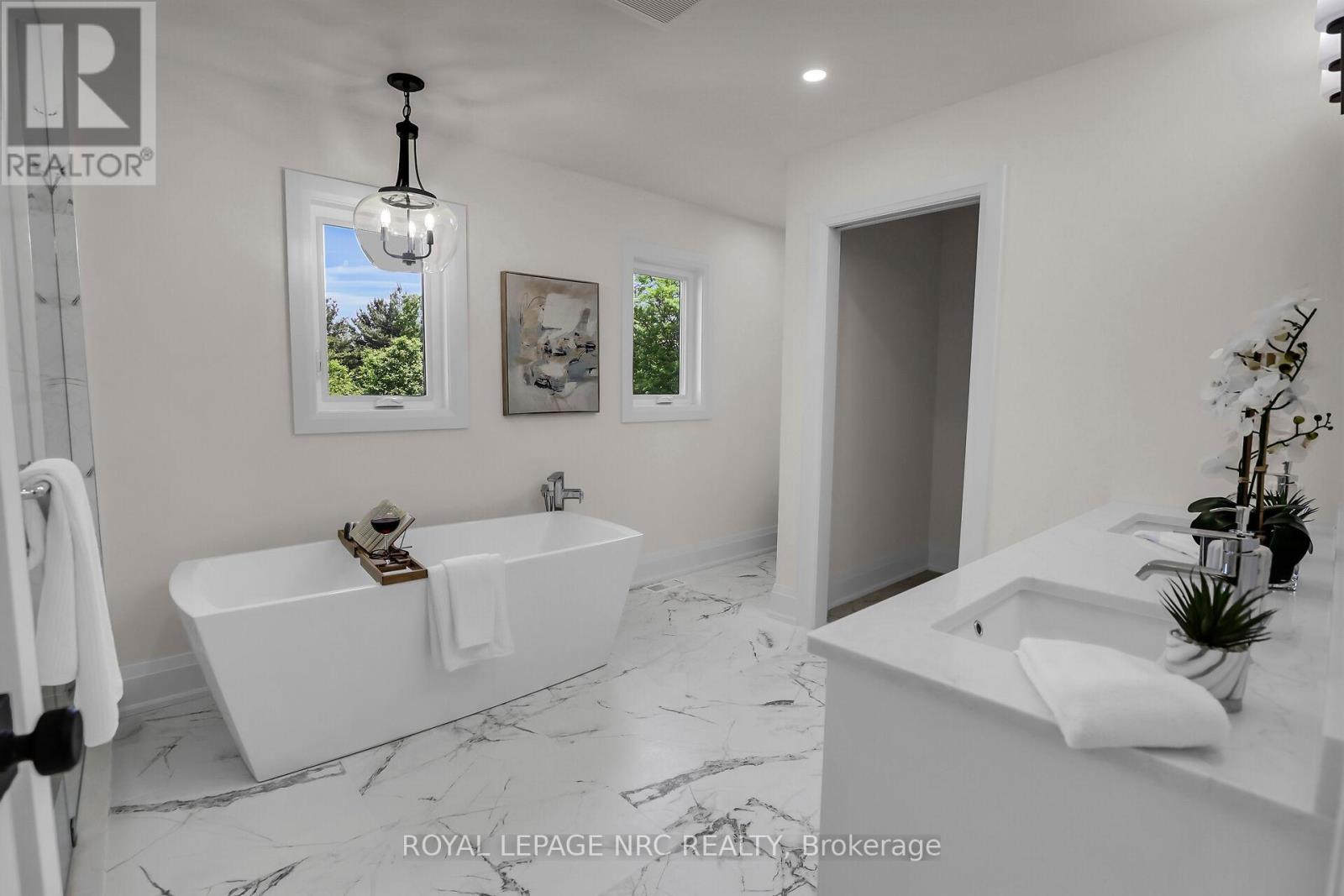 2021 Victoria Avenue Property Photo 20