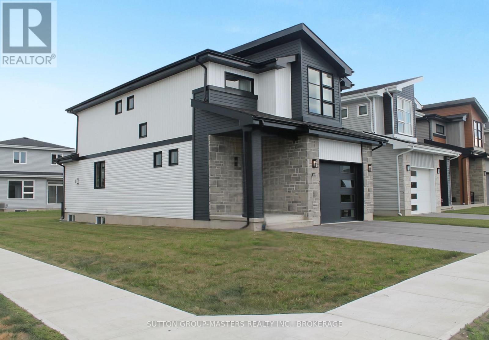 204 Superior Drive Property Photo 3
