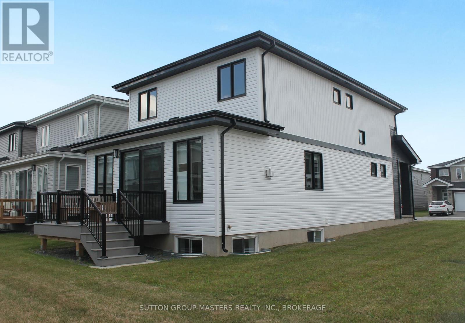 204 Superior Drive Property Photo 4