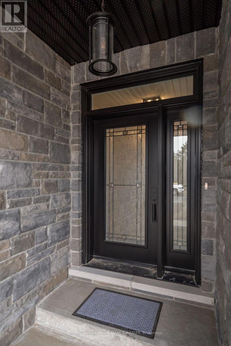 5 Mackenzie John Crescent Property Photo 3