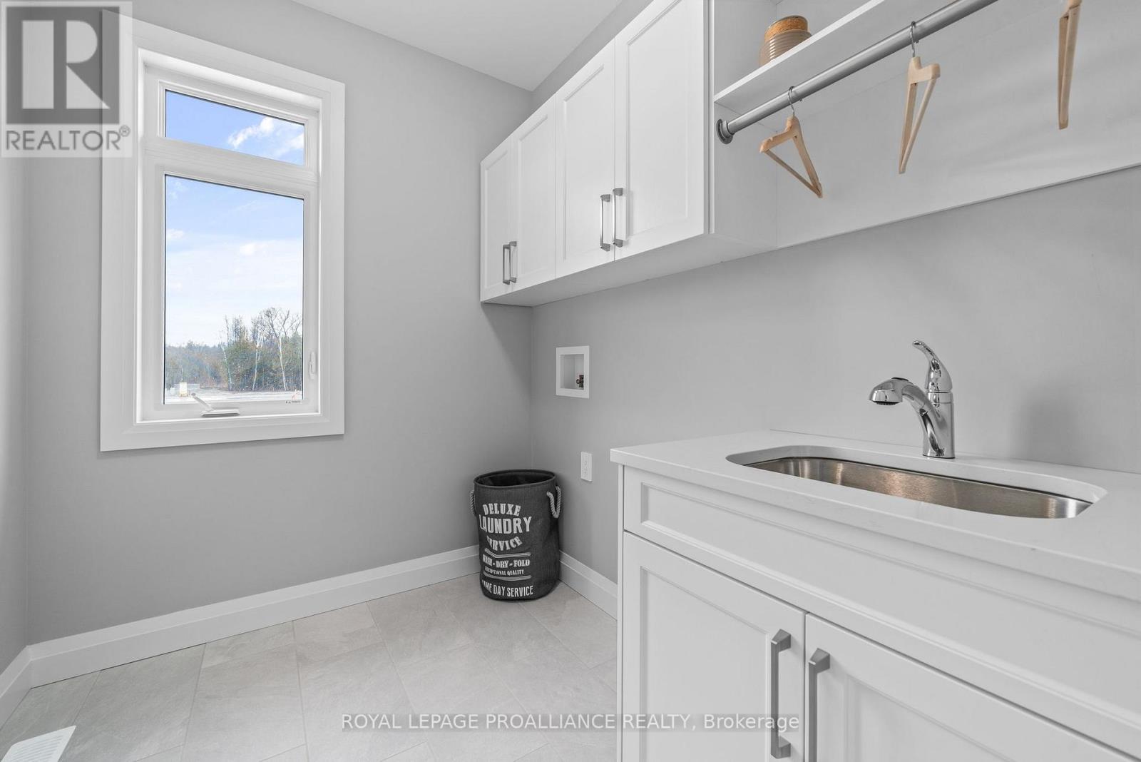 5 Mackenzie John Crescent Property Photo 9