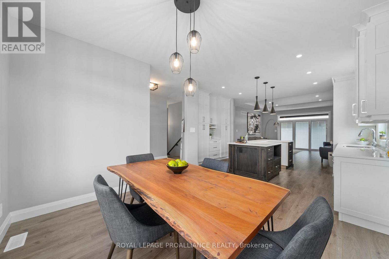 5 Mackenzie John Crescent Property Photo 12