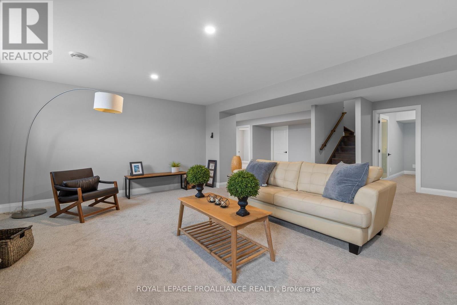 5 Mackenzie John Crescent Property Photo 36