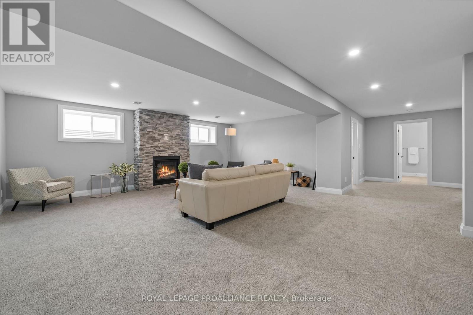 5 Mackenzie John Crescent Property Photo 37