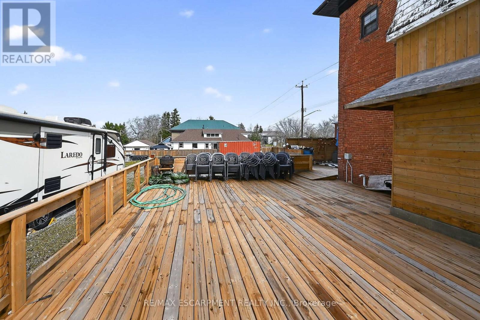 2 Main Street W Property Photo 39