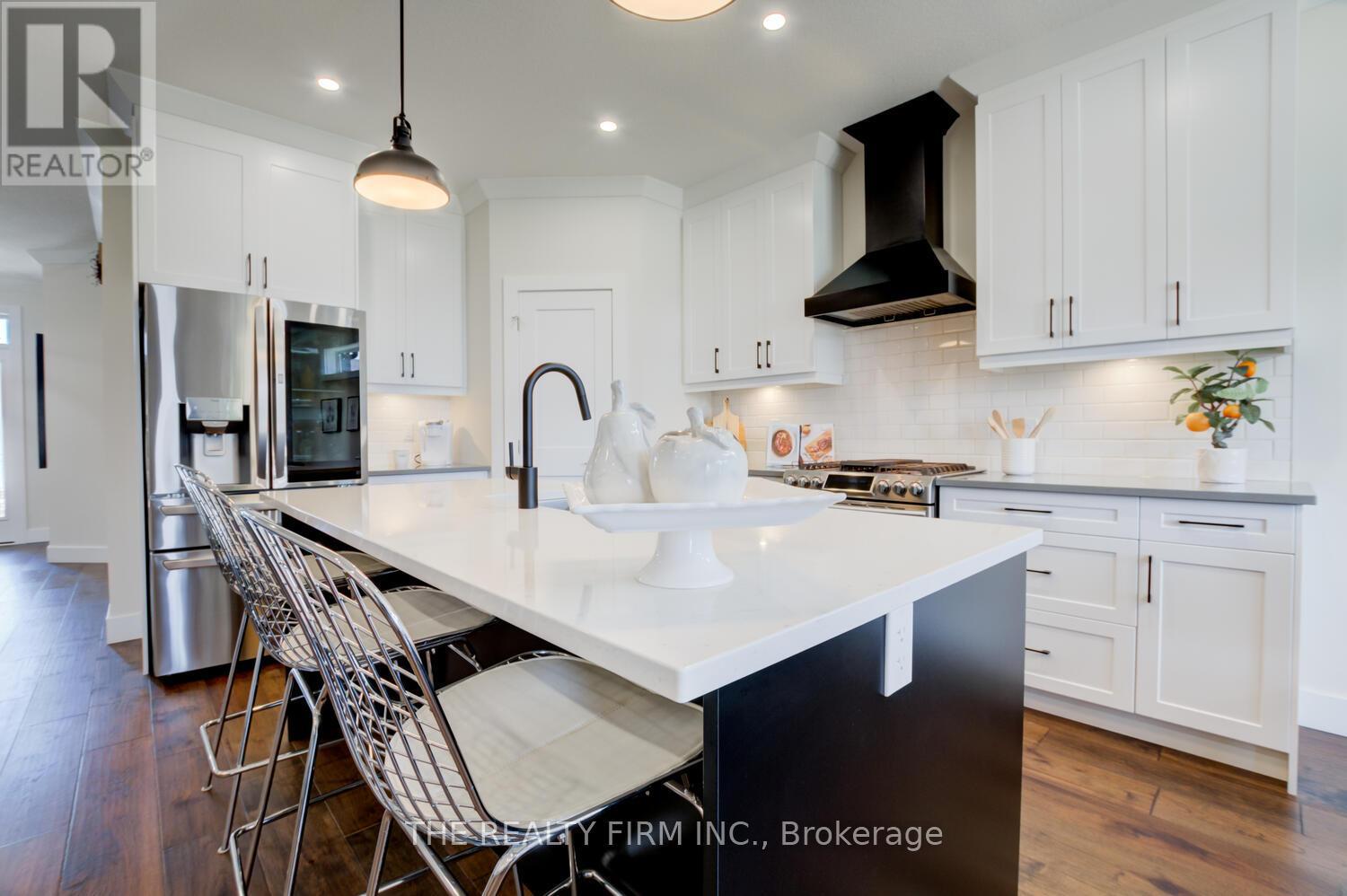 283 Elizabeth Street Property Photo 2