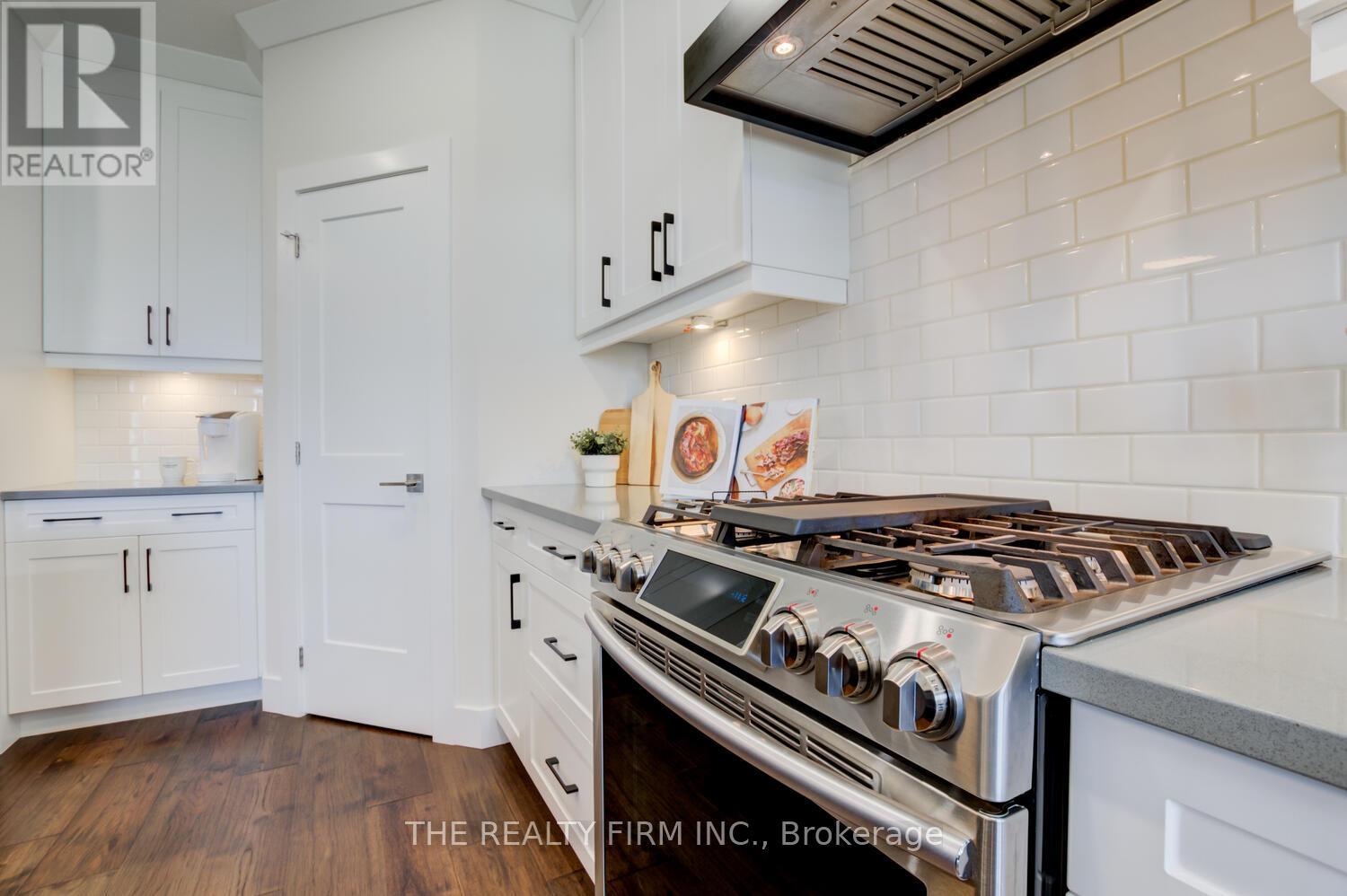 283 Elizabeth Street Property Photo 5