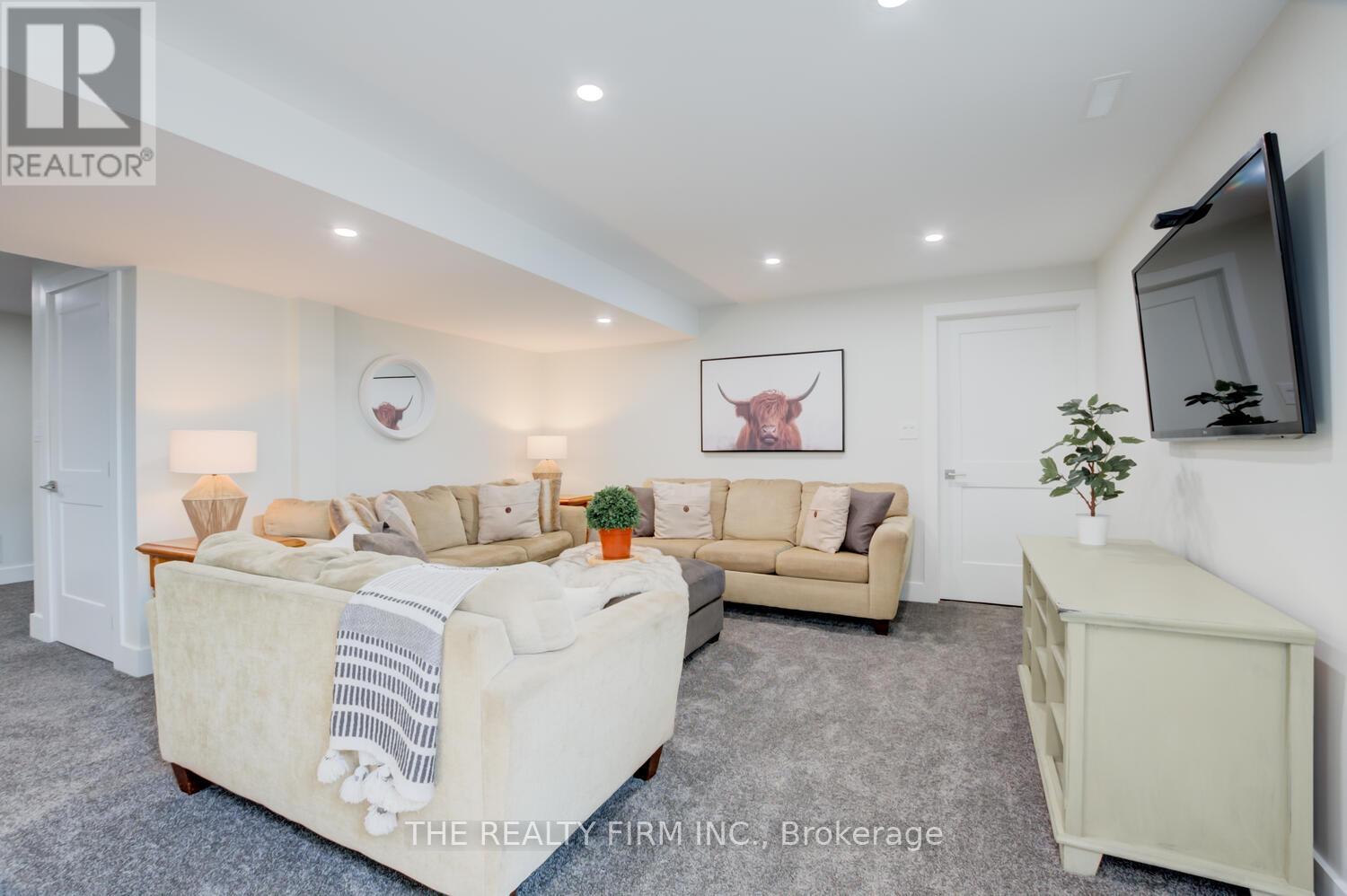283 Elizabeth Street Property Photo 25