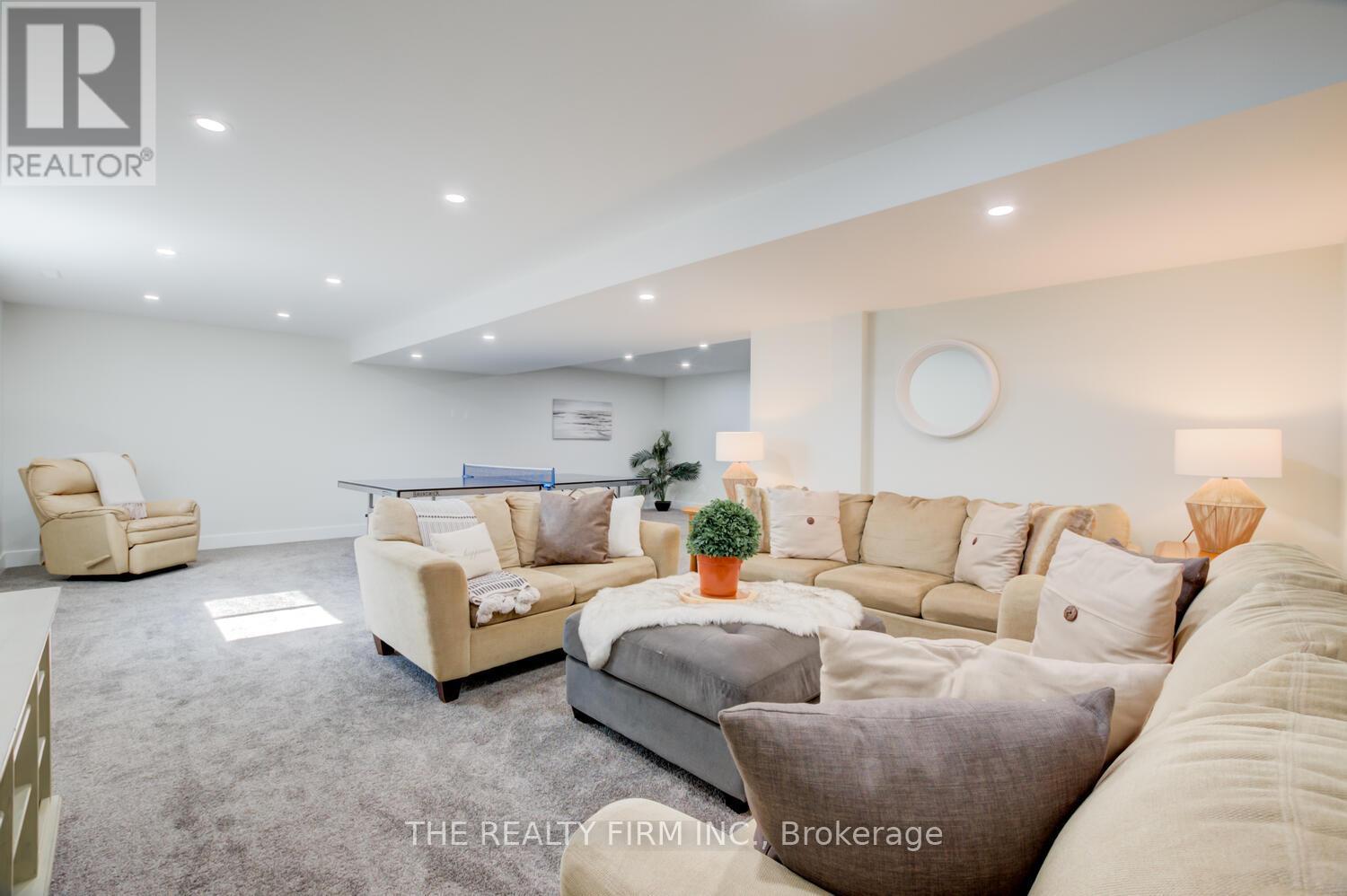 283 Elizabeth Street Property Photo 26