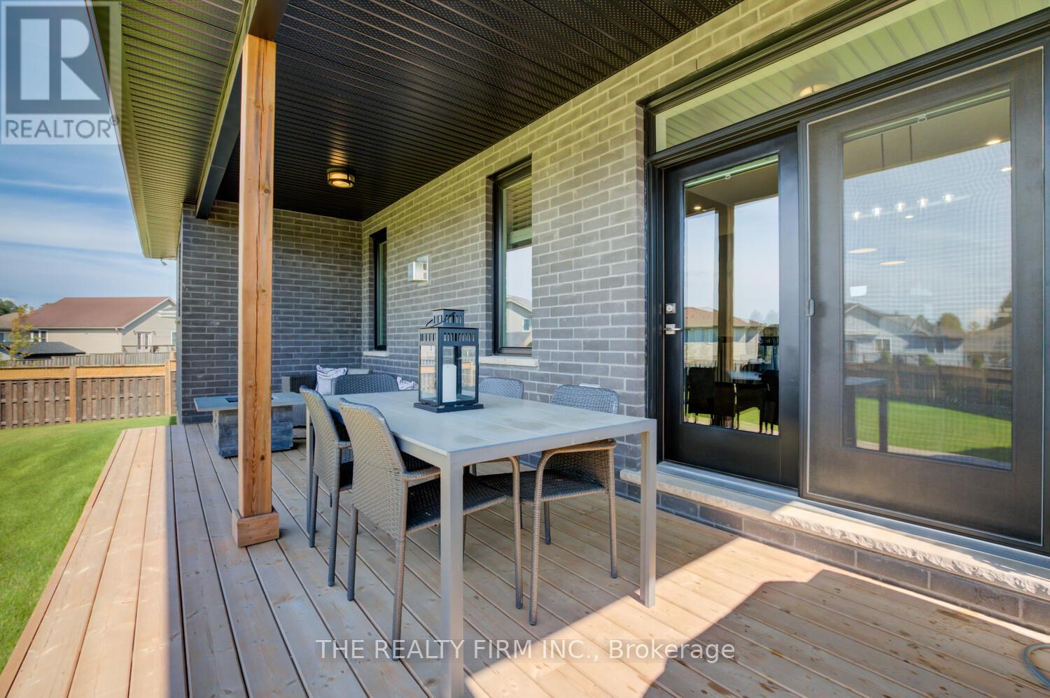 283 Elizabeth Street Property Photo 33