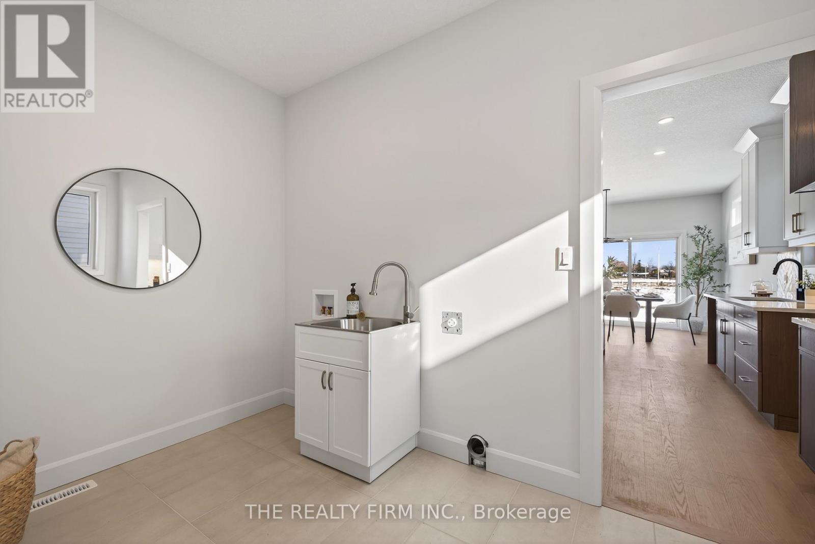 289 King Street Property Photo 20