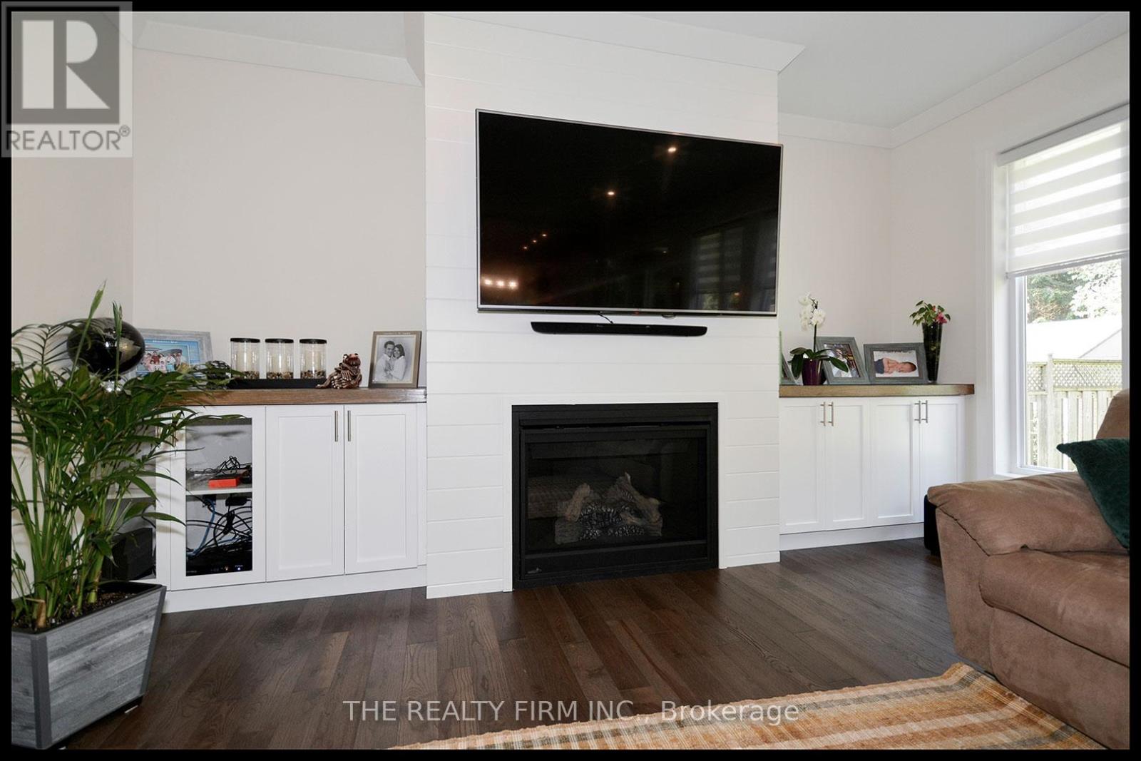 285 Elizabeth Street Property Photo 6