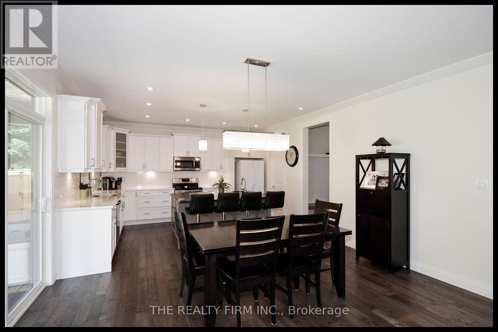 285 Elizabeth Street Property Photo 8