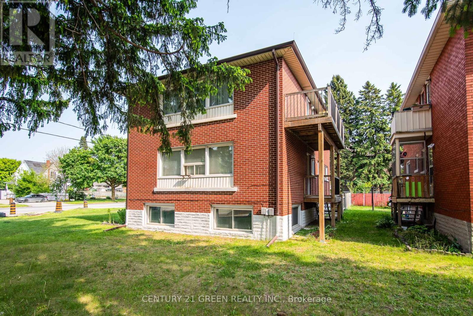 129 River Road E Property Photo 5