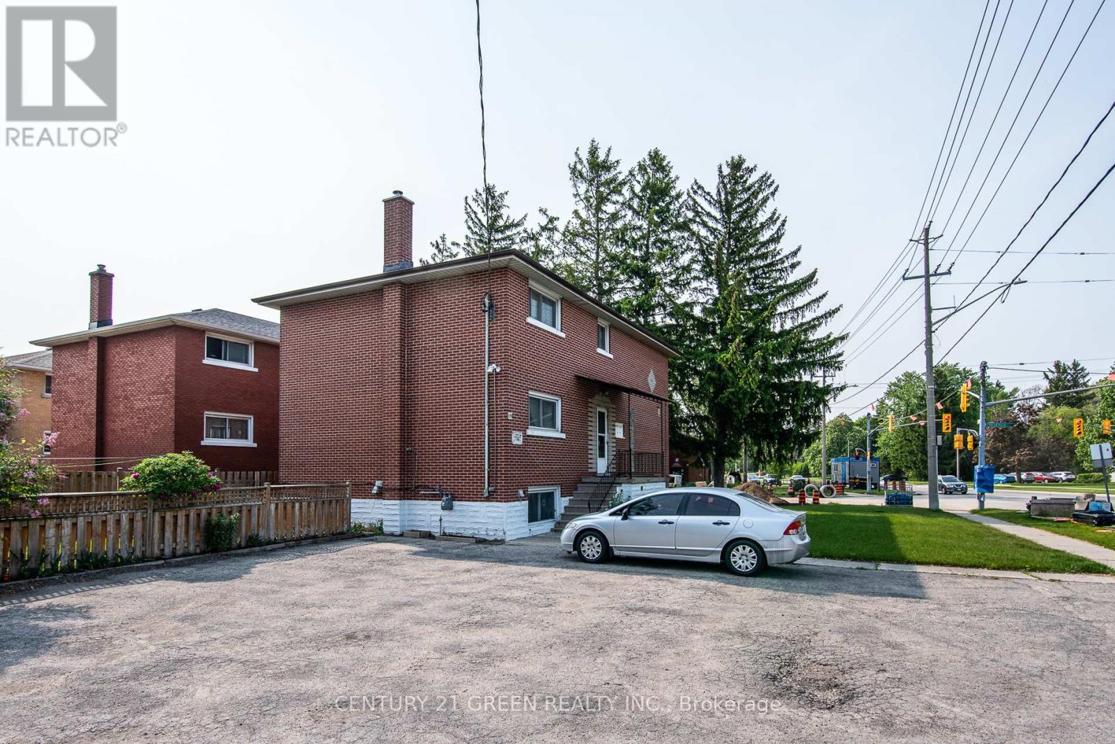 129 River Road E Property Photo 7