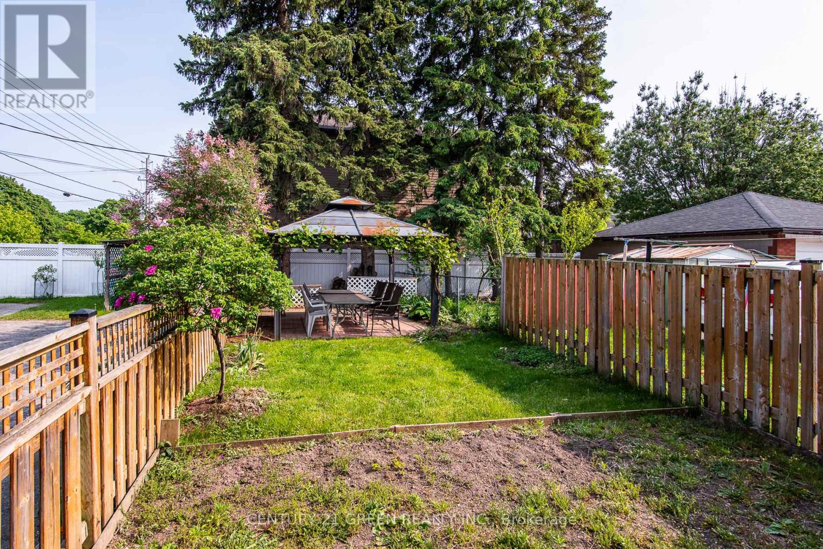129 River Road E Property Photo 8