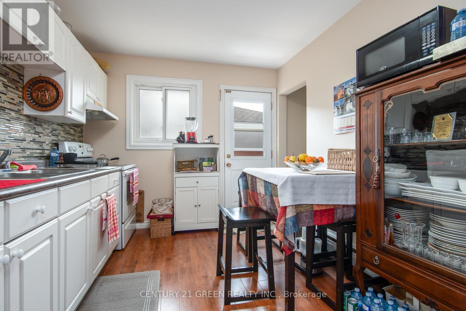 129 River Road E Property Photo 19