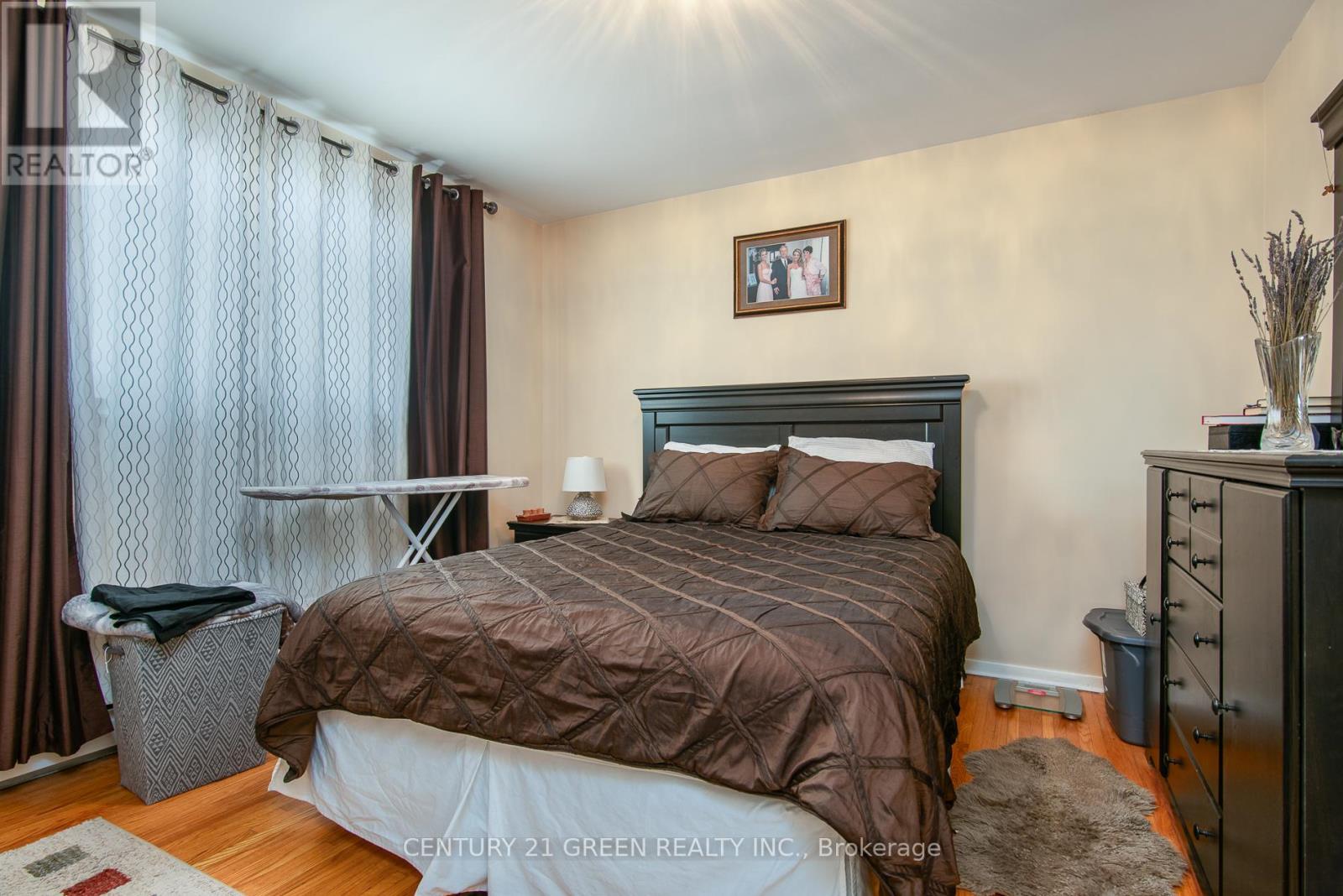 129 River Road E Property Photo 28