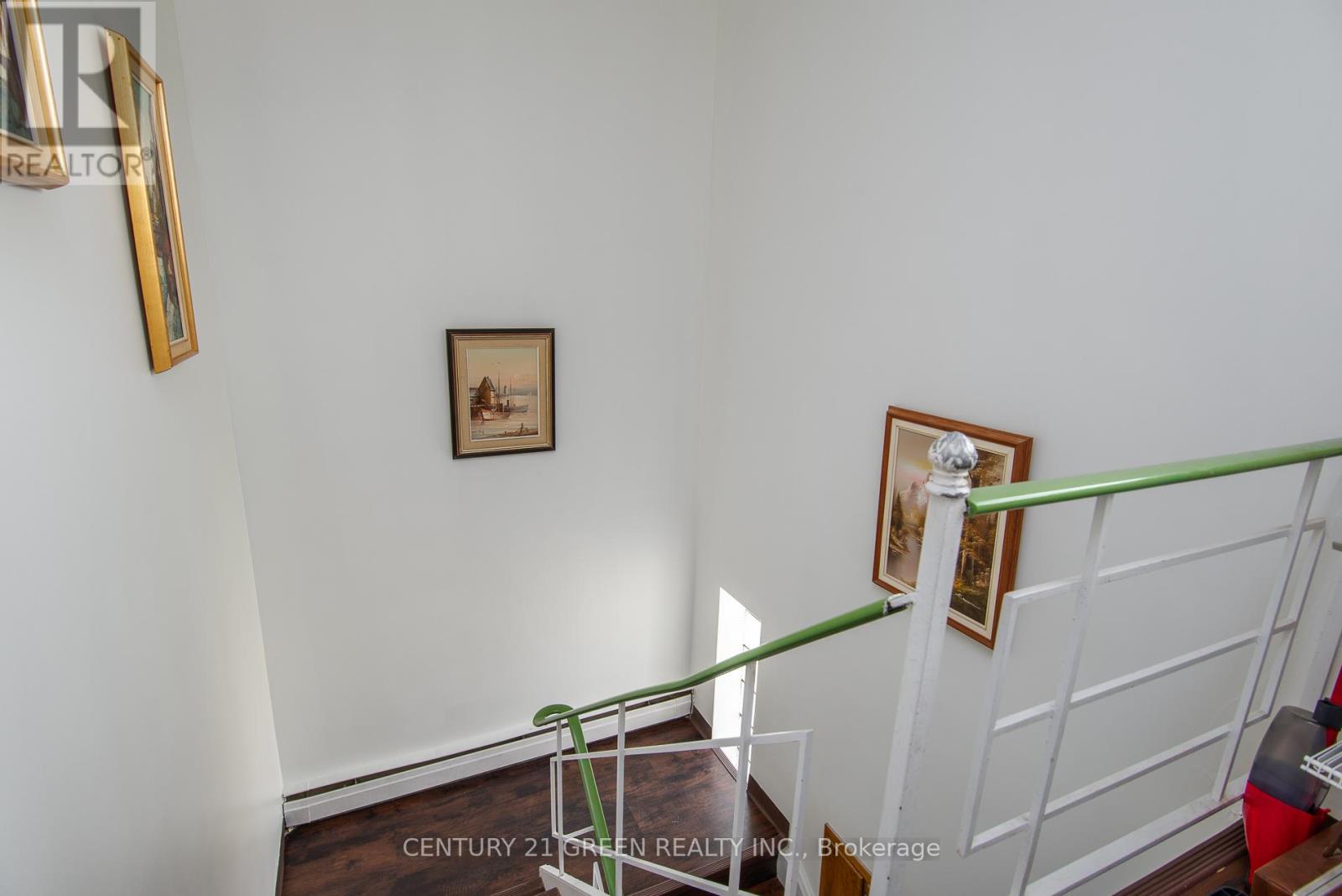 129 River Road E Property Photo 30