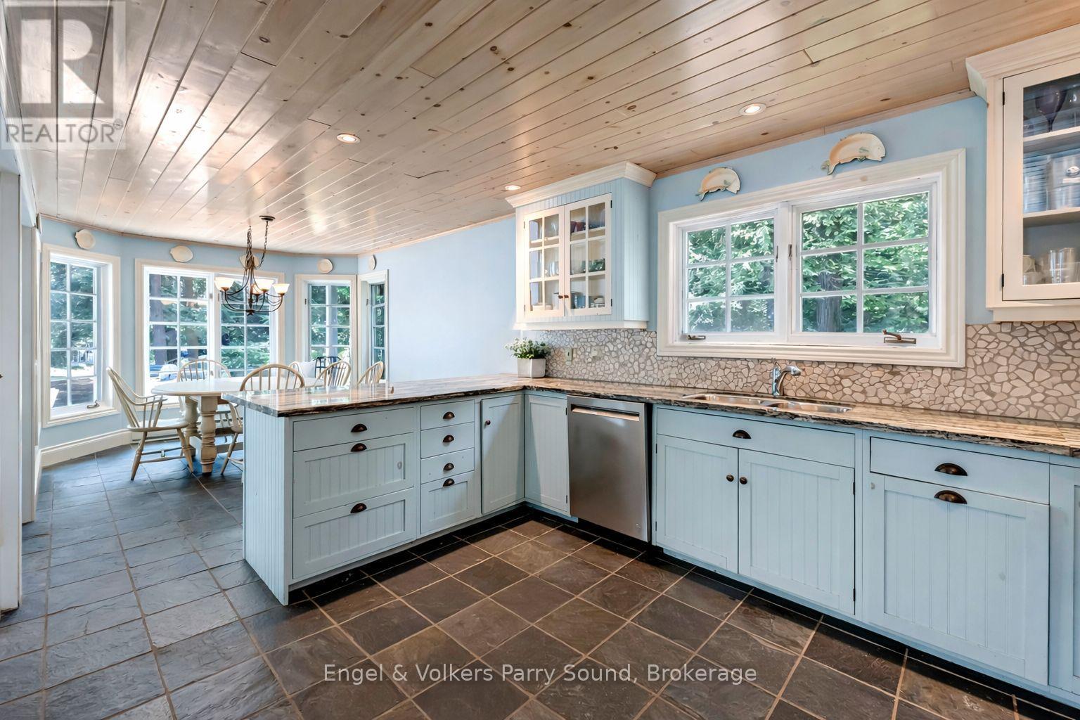 6 29c Mowat Island Property Photo 8