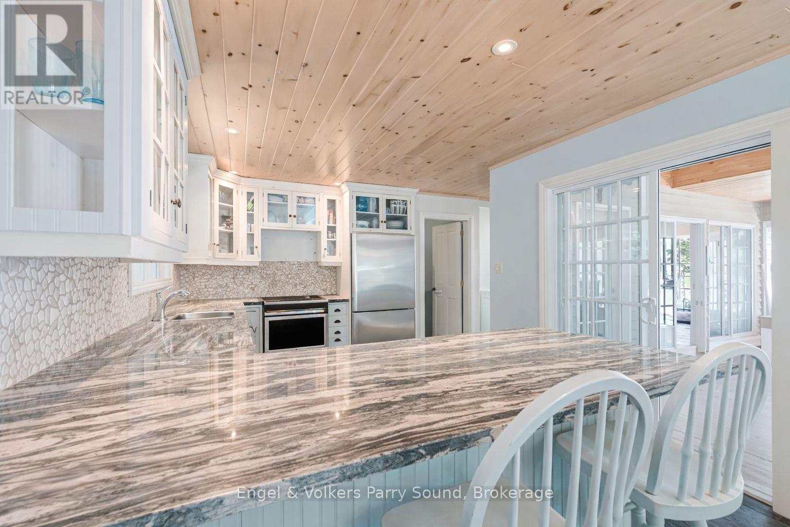 6 29c Mowat Island Property Photo 10