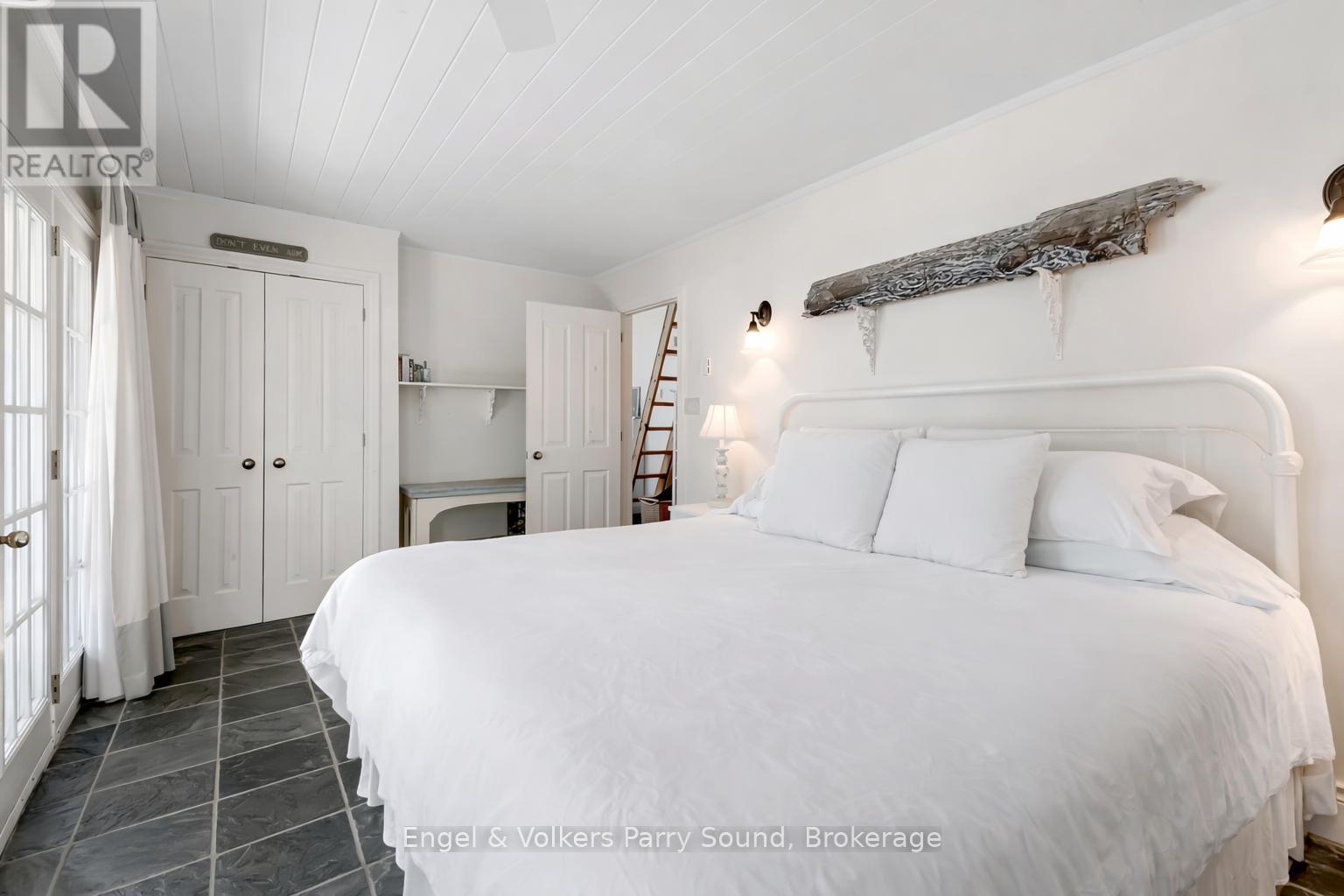 6 29c Mowat Island Property Photo 14