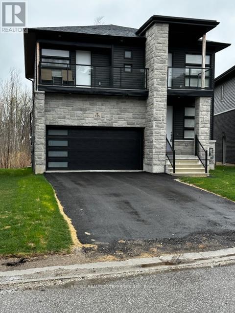 135 ROSIE STREET Property Photo 1