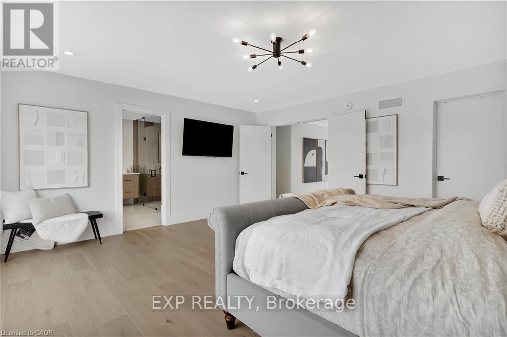 1048 Walton Avenue Property Photo 26