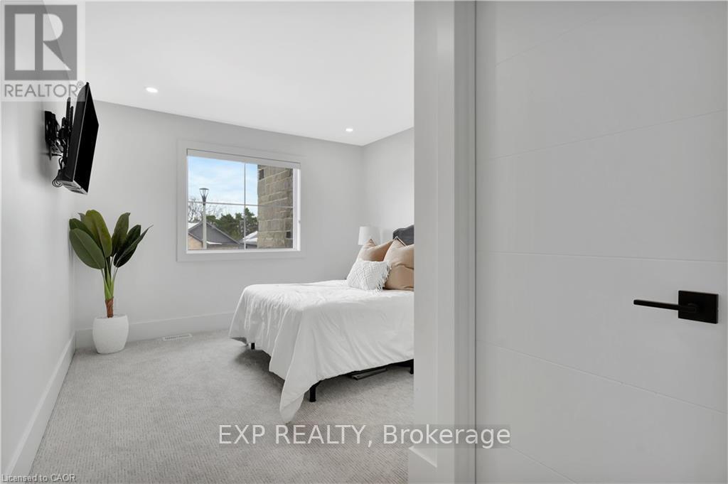 1048 Walton Avenue Property Photo 30