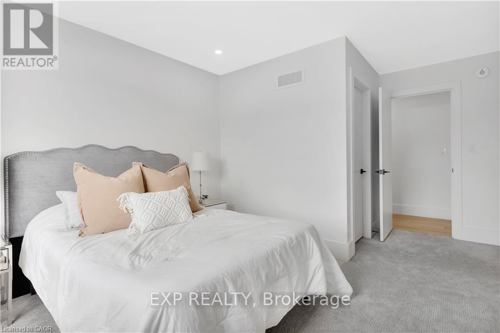 1048 Walton Avenue Property Photo 31