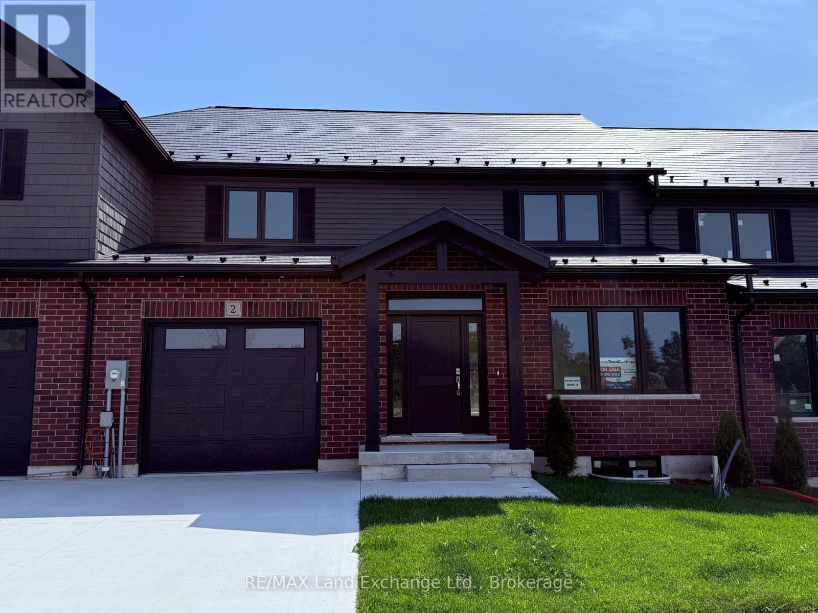 Unit 2 - 8 Golf Links Road Property Photo 1