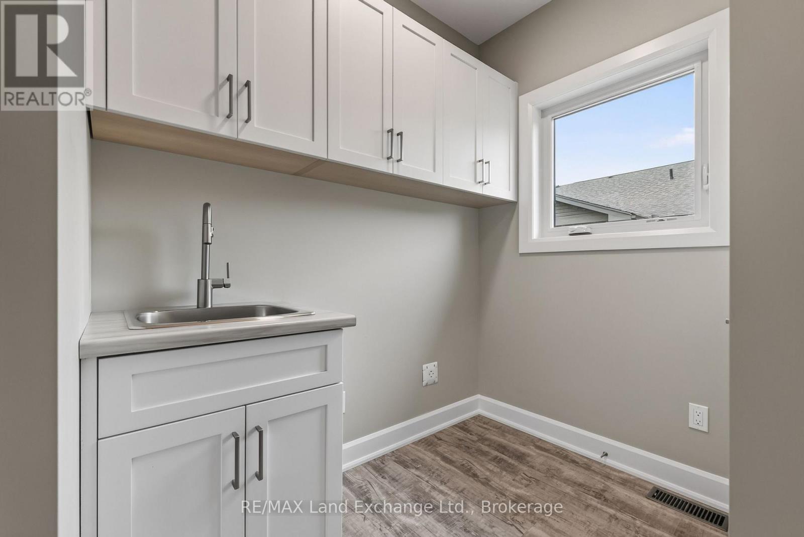 Unit 2 - 8 Golf Links Road Property Photo 14