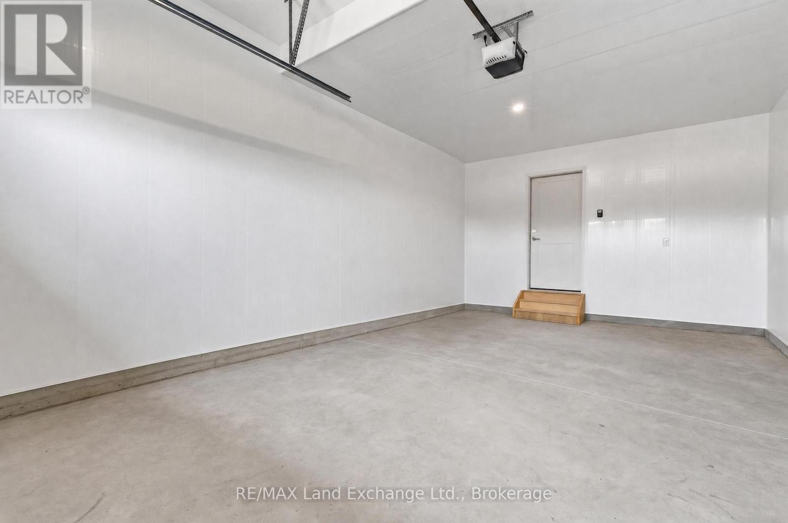 Unit 2 - 8 Golf Links Road Property Photo 31