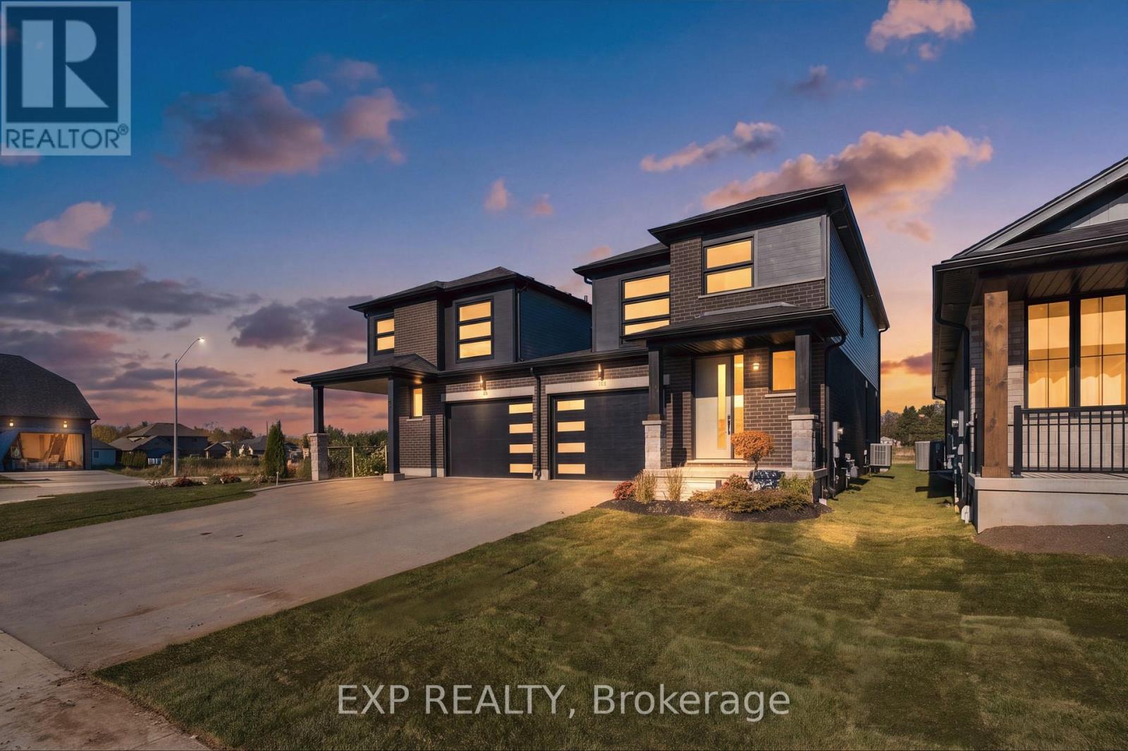 102 THACKERAY WAY Property Photo 1