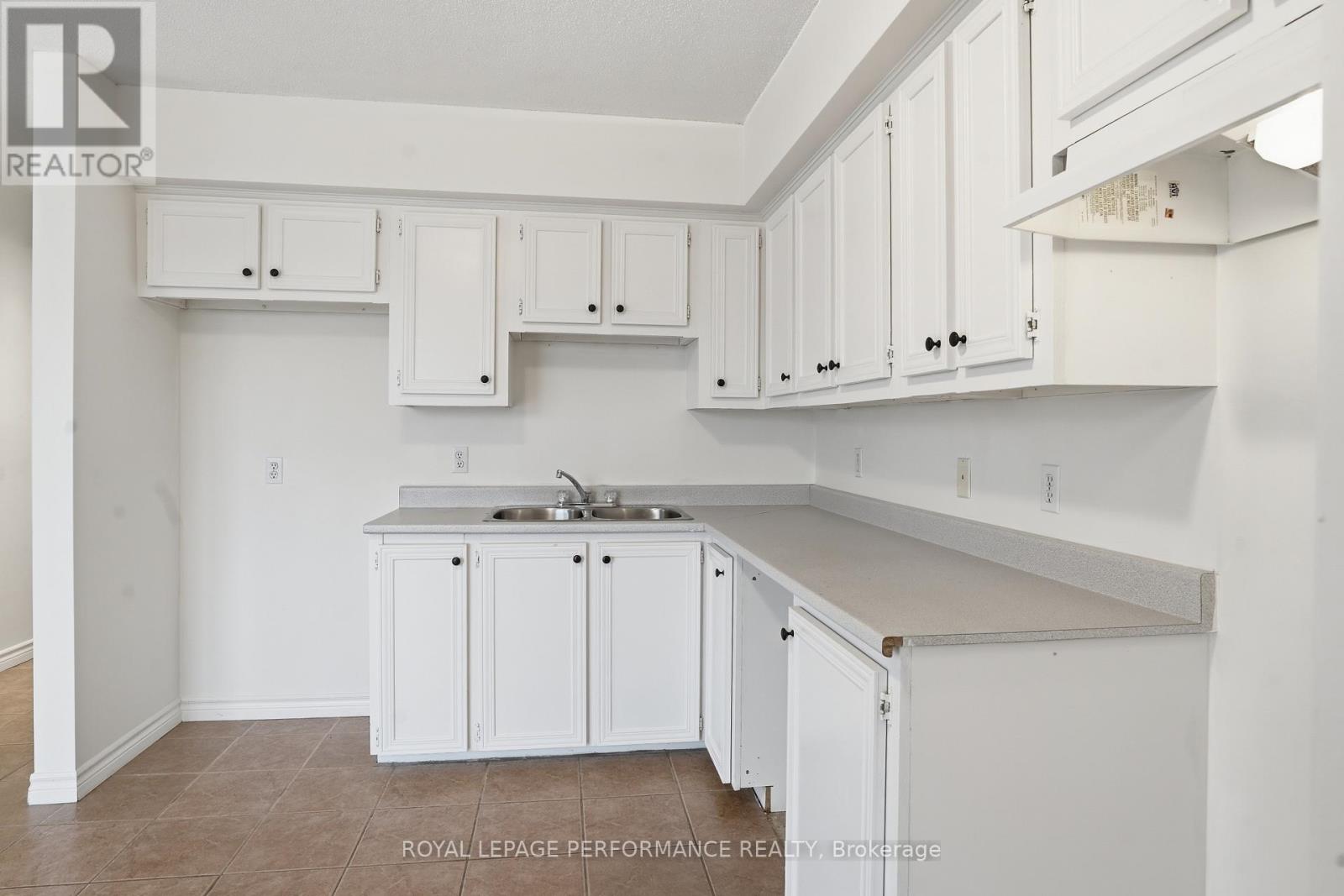 122 - 1101 Clement Street Property Photo 13