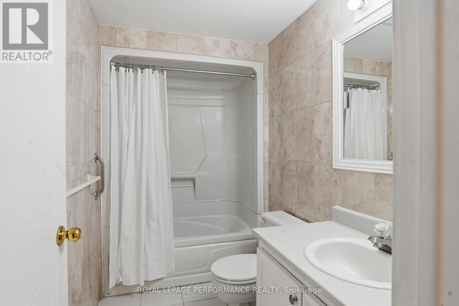 122 - 1101 Clement Street Property Photo 15