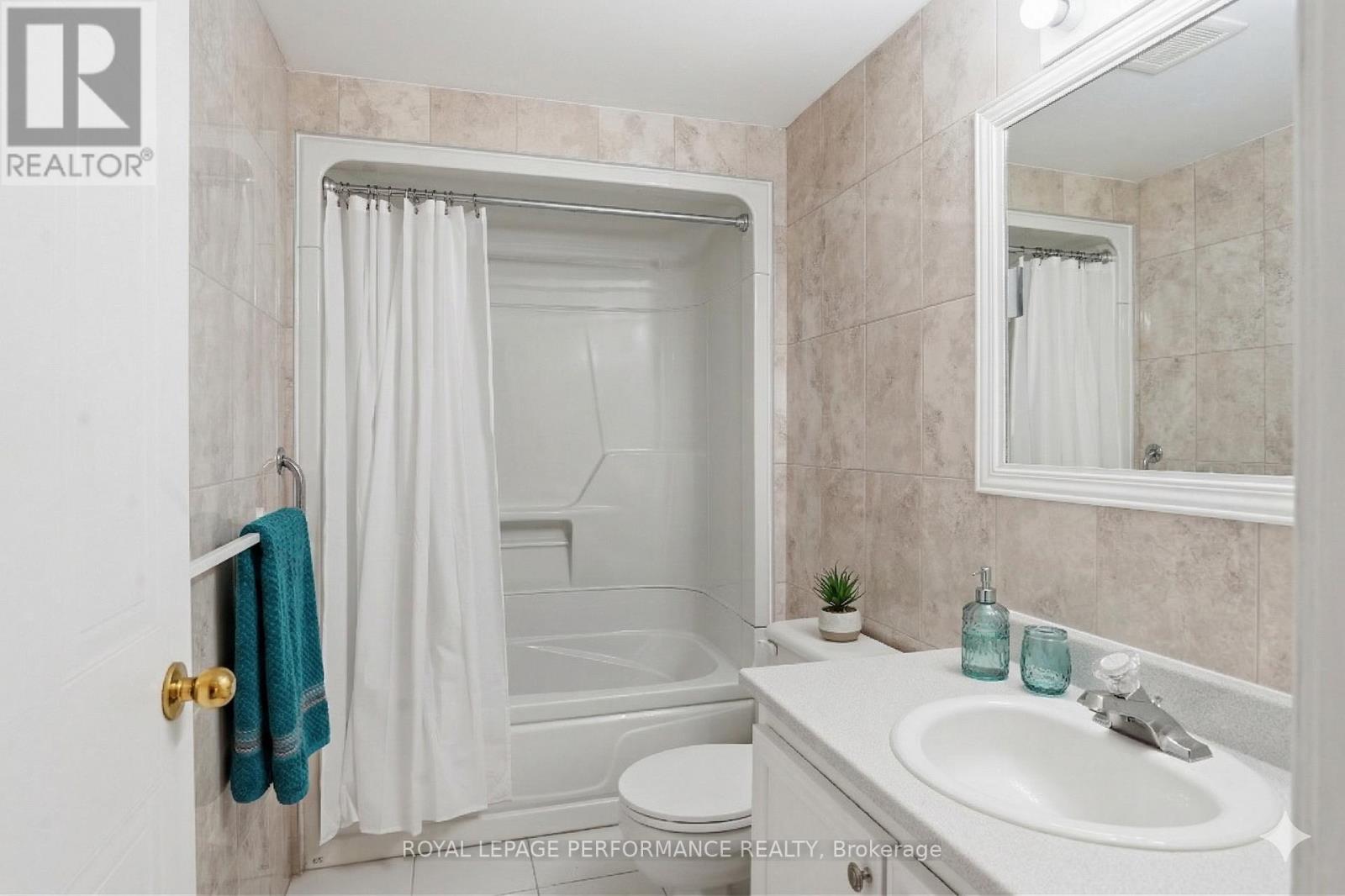 122 - 1101 Clement Street Property Photo 22