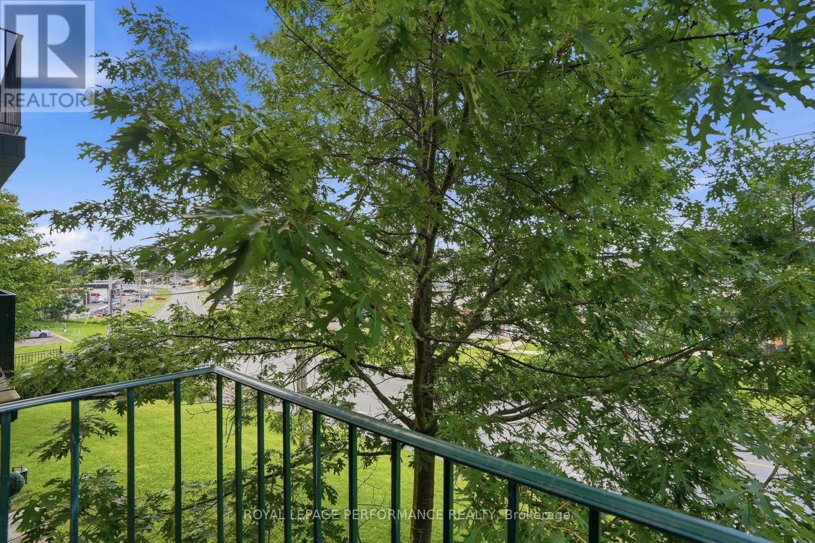122 - 1101 Clement Street Property Photo 27