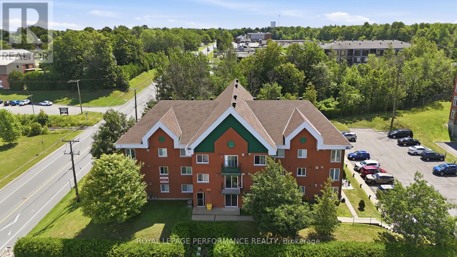 122 - 1101 Clement Street Property Photo 29