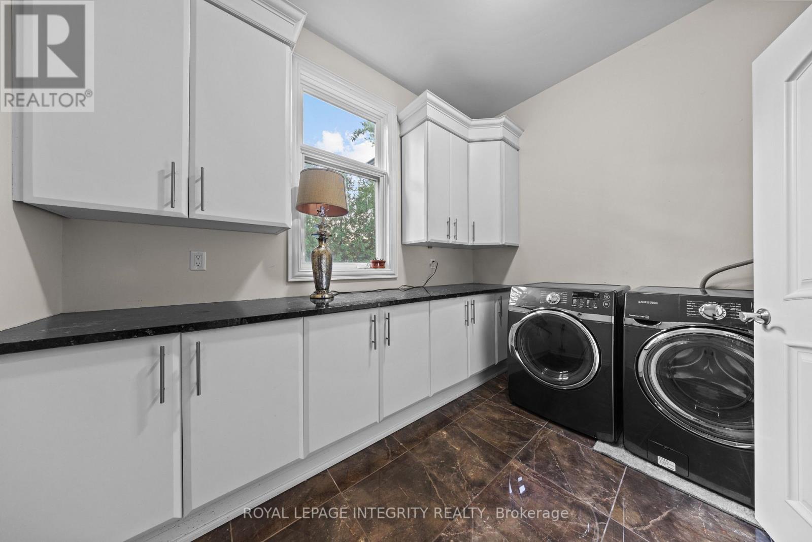 1180 River Road Property Photo 25