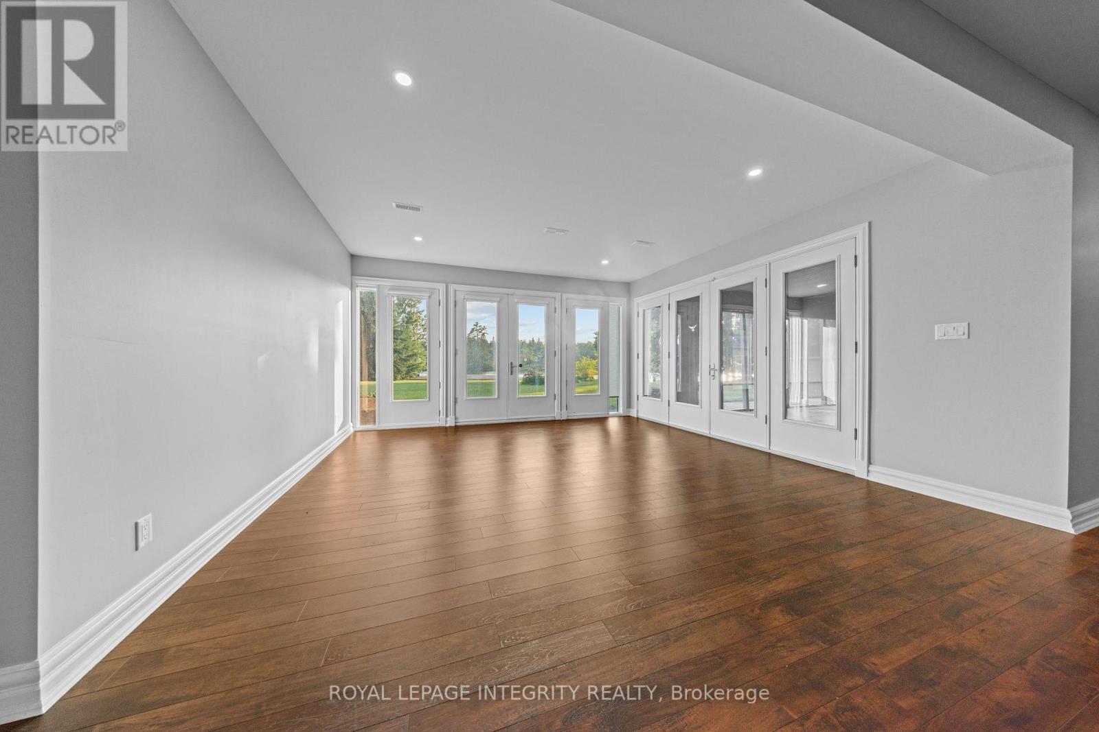1180 River Road Property Photo 41