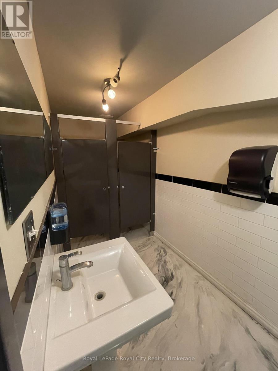 107-109 Wyndham Street N Property Photo 12