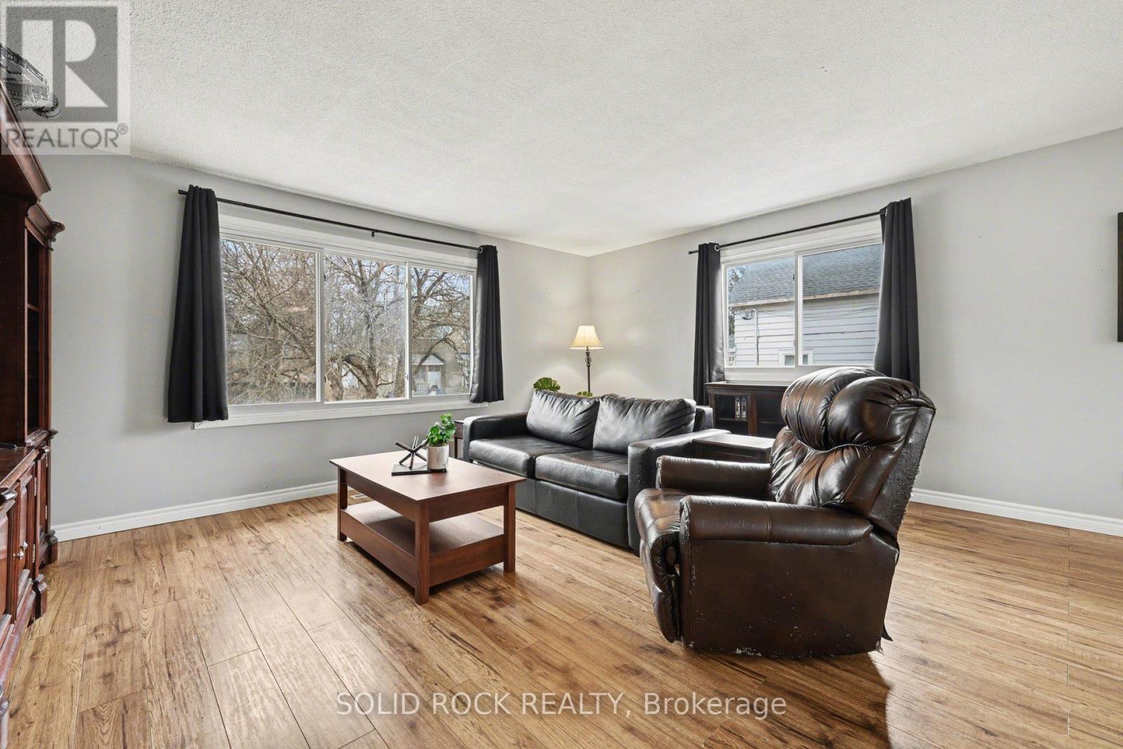 7 Leeds Street Property Photo 4