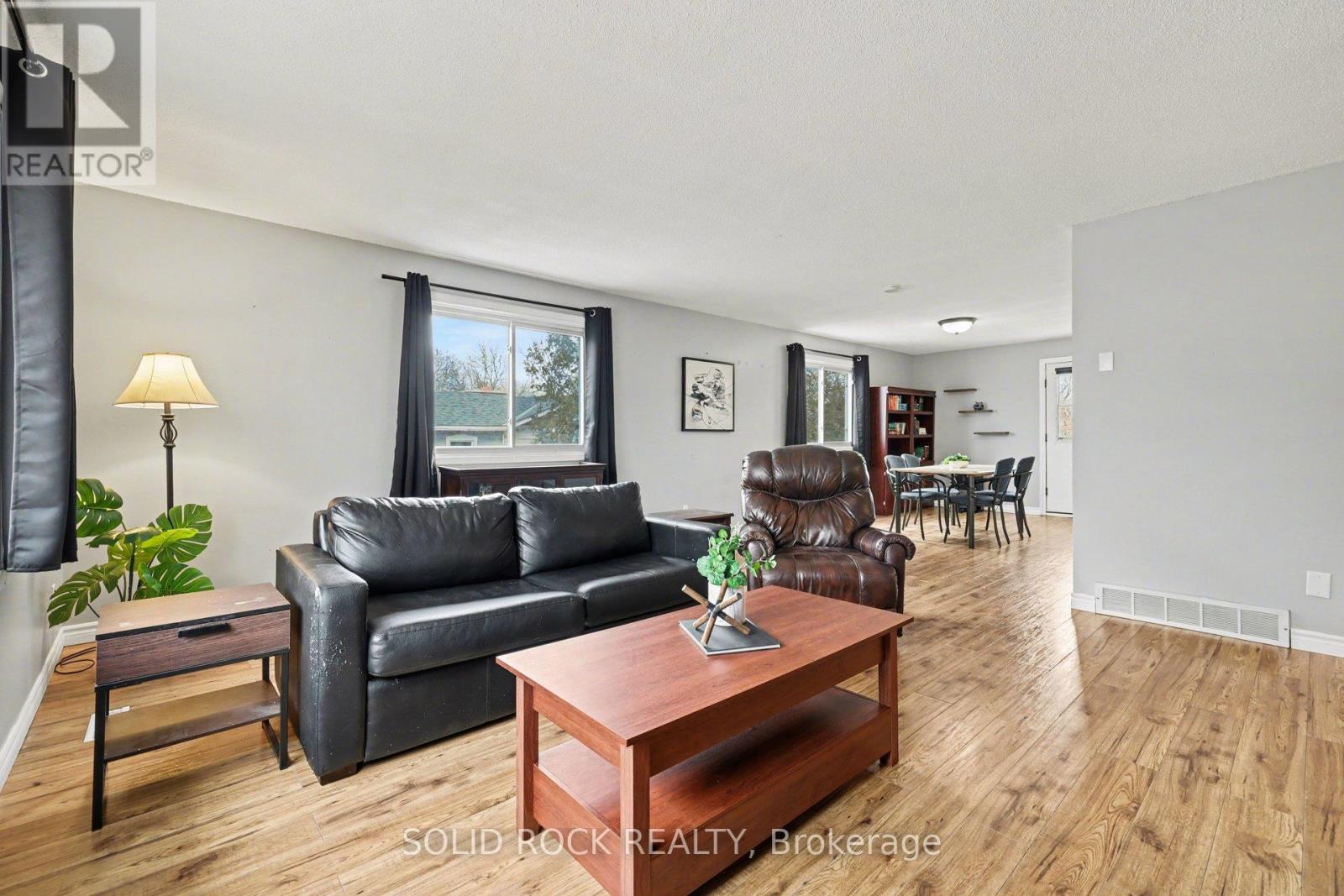 7 Leeds Street Property Photo 5