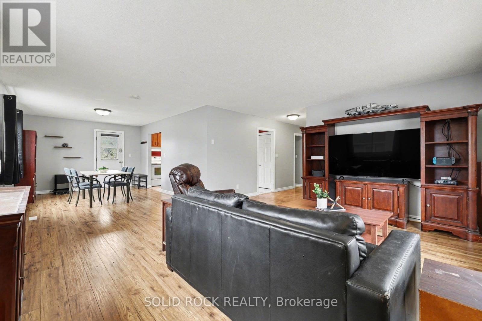7 Leeds Street Property Photo 6