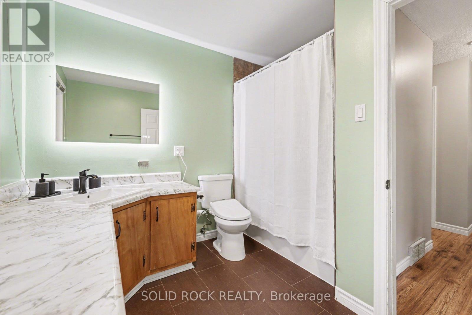 7 Leeds Street Property Photo 16